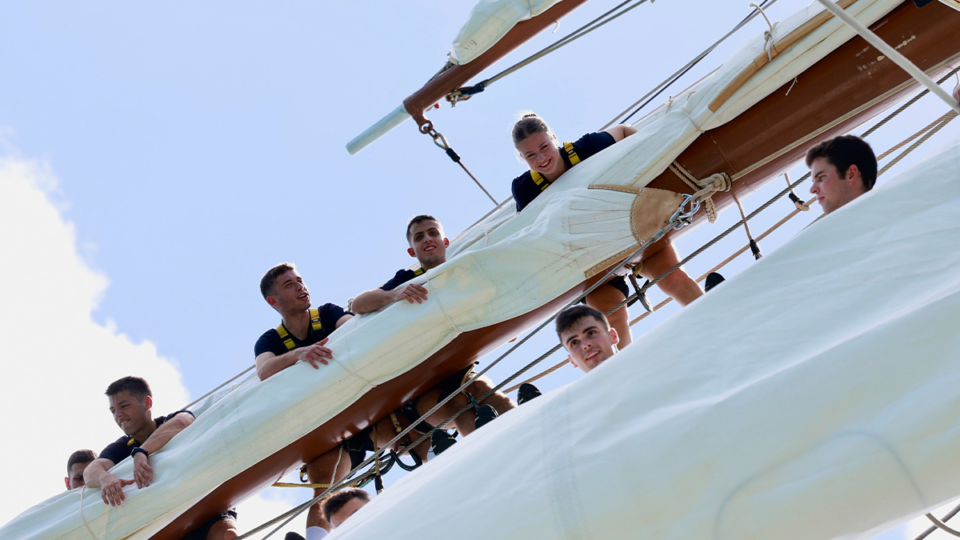 La princesa Leonor y el buque escuela Juan Sebastián de Elcano llegan a Brasil