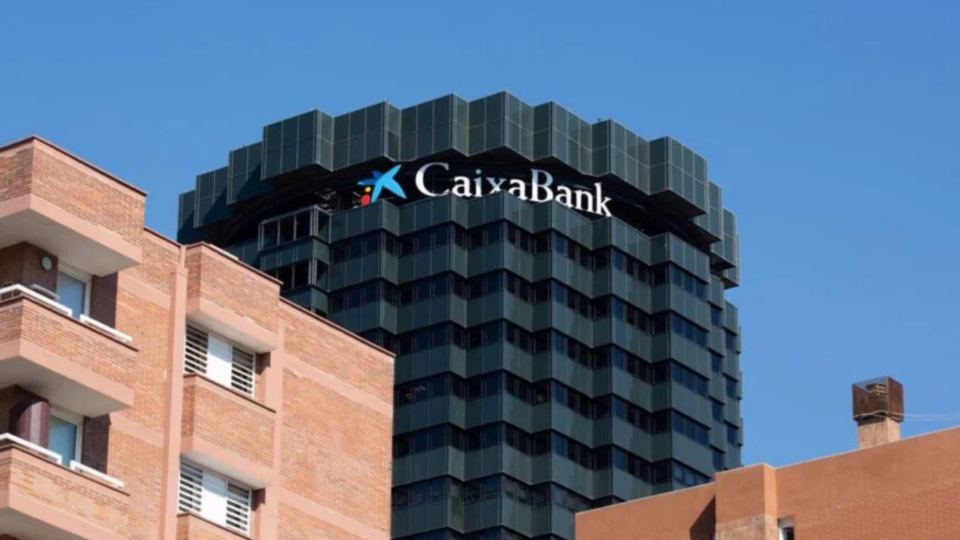 CaixaBank invierte 1.368 millones en tecnología y desarrollo en 2024, un 8,3% más