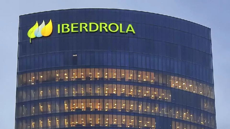 Iberdrola registras ganancias récord de 5.612 millones en 2024, impulsado por inversiones de 17.000 millones