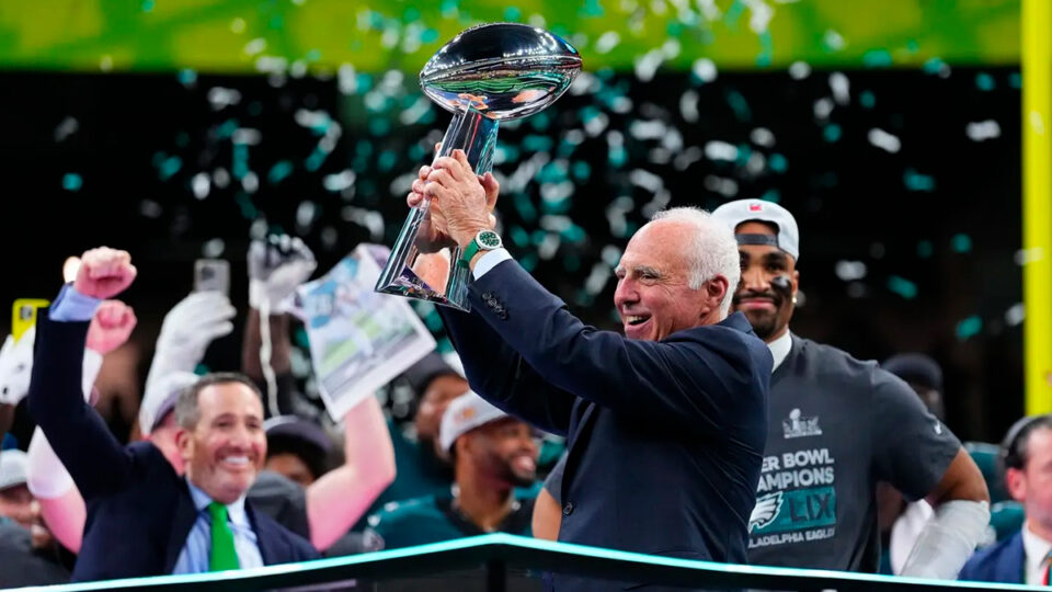 Los Eagles, campeones de la Super Bowl: cómo su propietario amasó una fortuna de 5.300 millones de dólares