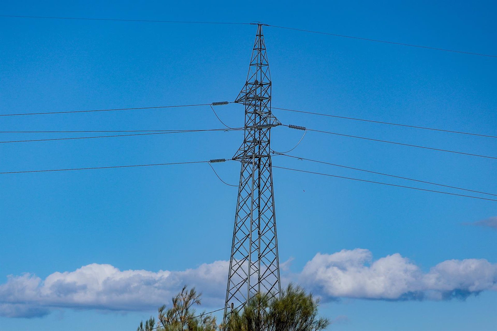 La luz subirá hasta los 120 euros/Mwh en febrero ante la caída de reservas de gas europeas