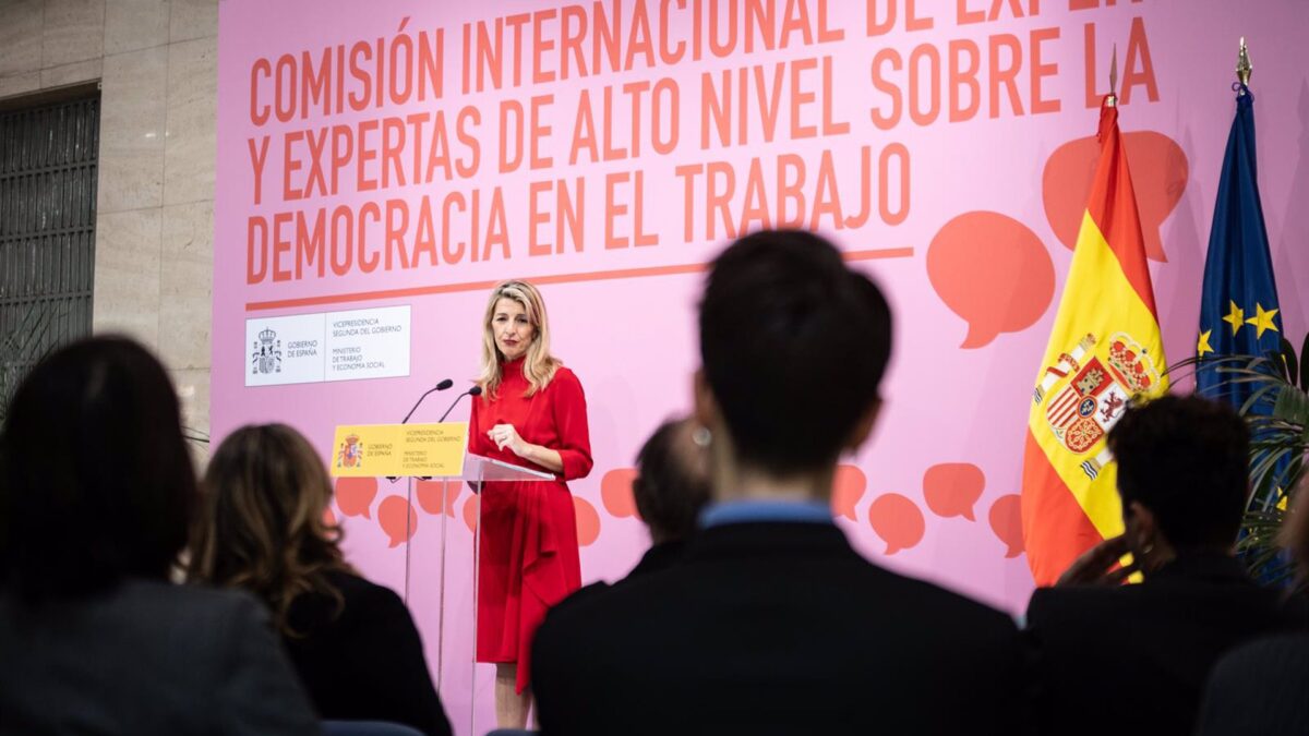 Díaz avanza una futura Ley de Democracia en la Empresa basándose en propuestas de expertos