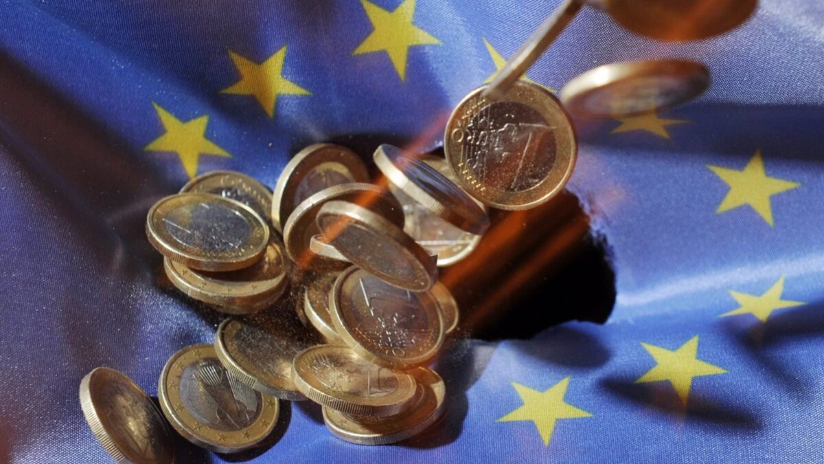 La actividad de la eurozona mantiene una expansión marginal en febrero, pero la inflación acelera, según PMI