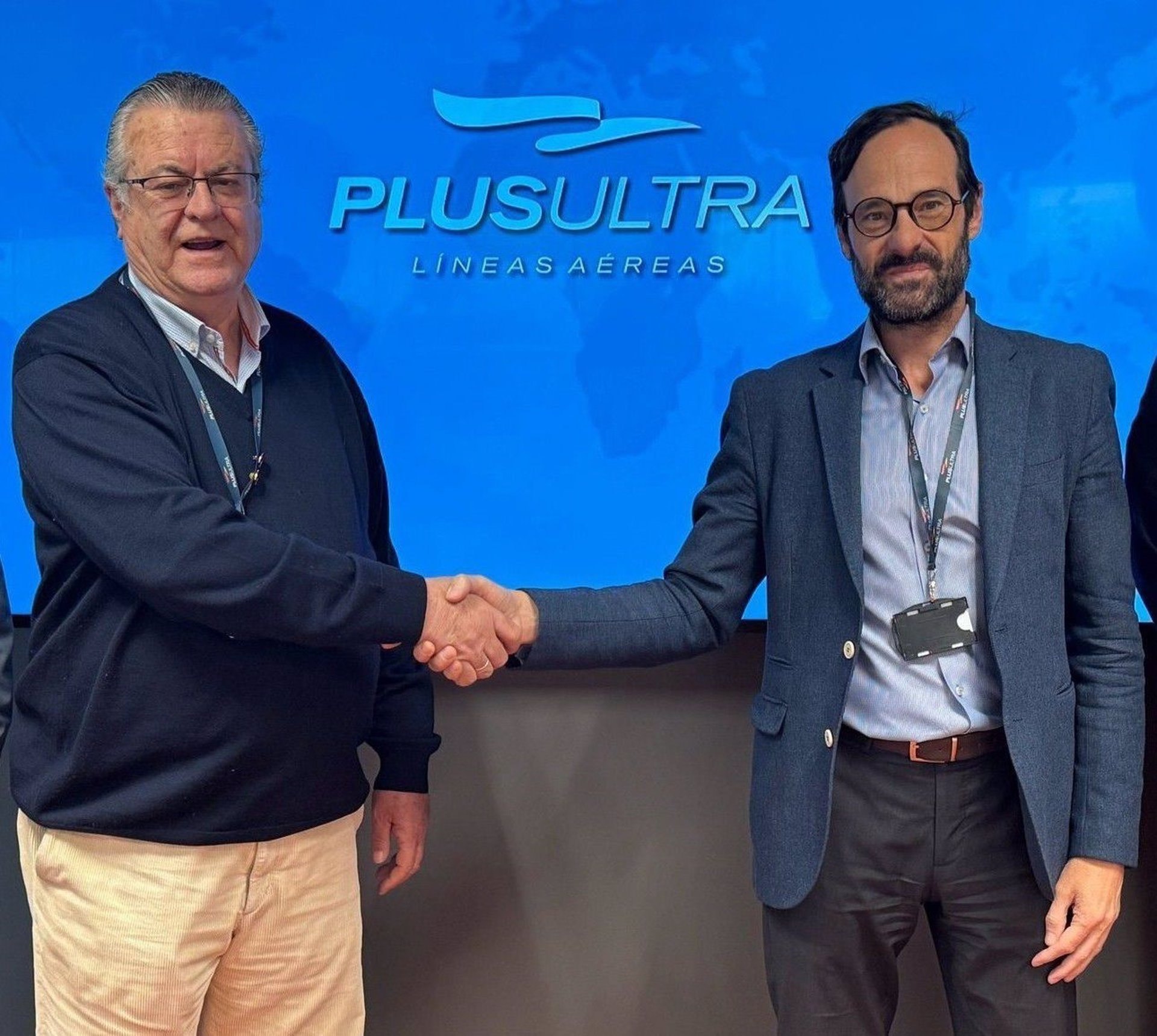 Plus Ultra y SEPLA firman el primer convenio colectivo de pilotos de la compañía