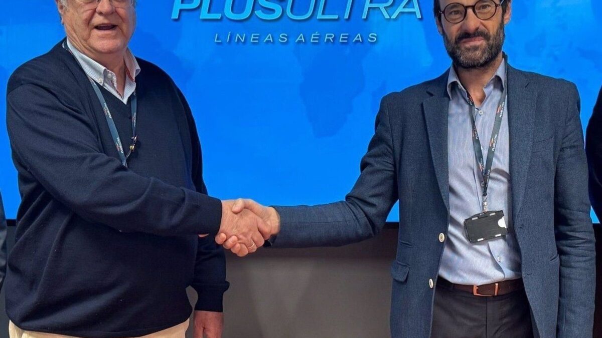 Plus Ultra y SEPLA firman el primer convenio colectivo de pilotos de la compañía