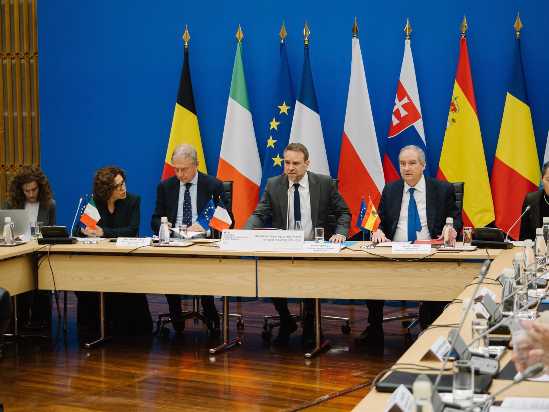 Hereu defiende precios energéticos competitivos para garantizar la viabilidad del sector siderúrgico europeo