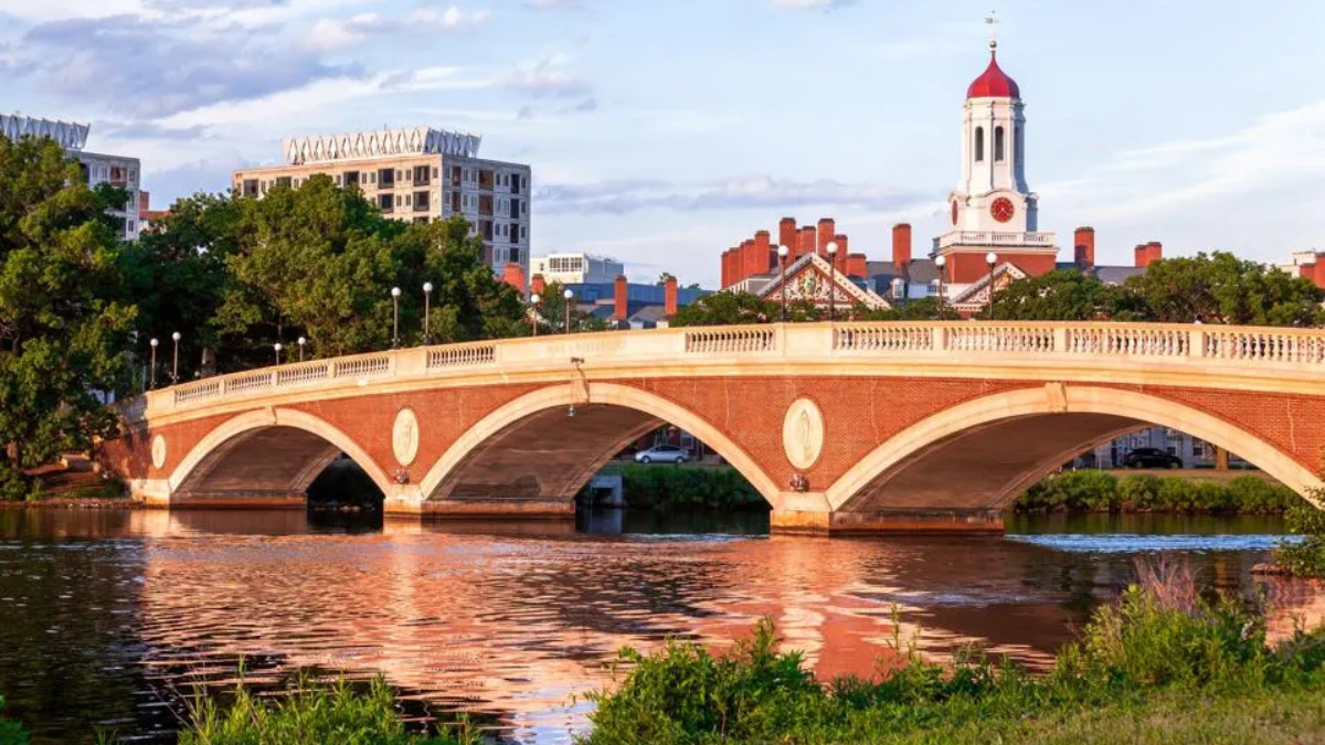 Harvard ofrecerá matrícula gratuita para familias con ingresos de hasta 200.000 dólares