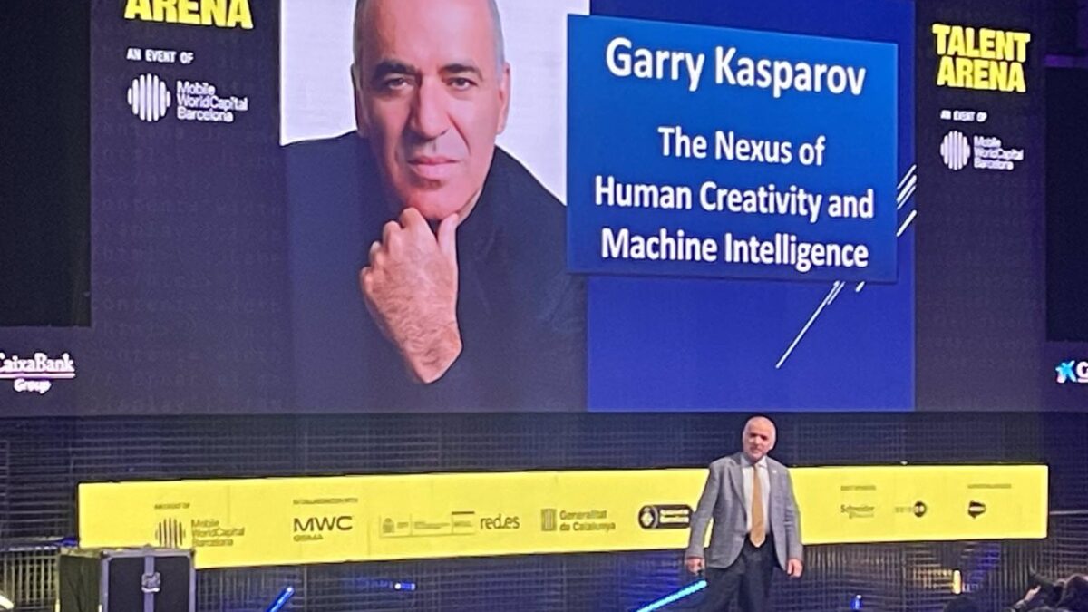 Kasparov pide no tener miedo a las tecnologías y la IA