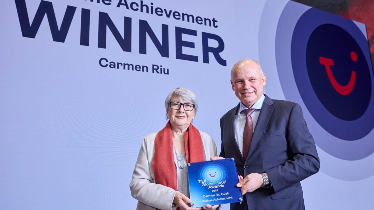 TUI premia a la exCEO de RIU Carmen Riu en reconocimiento a su trayectoria