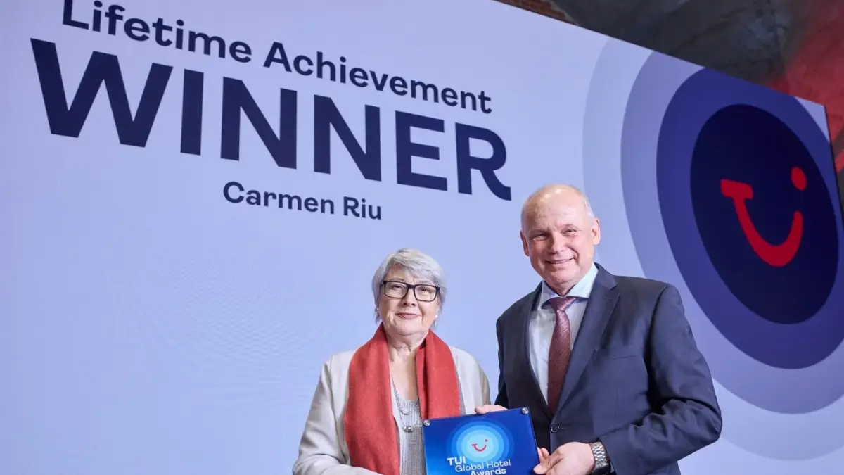 TUI premia a la exCEO de RIU Carmen Riu en reconocimiento a su trayectoria