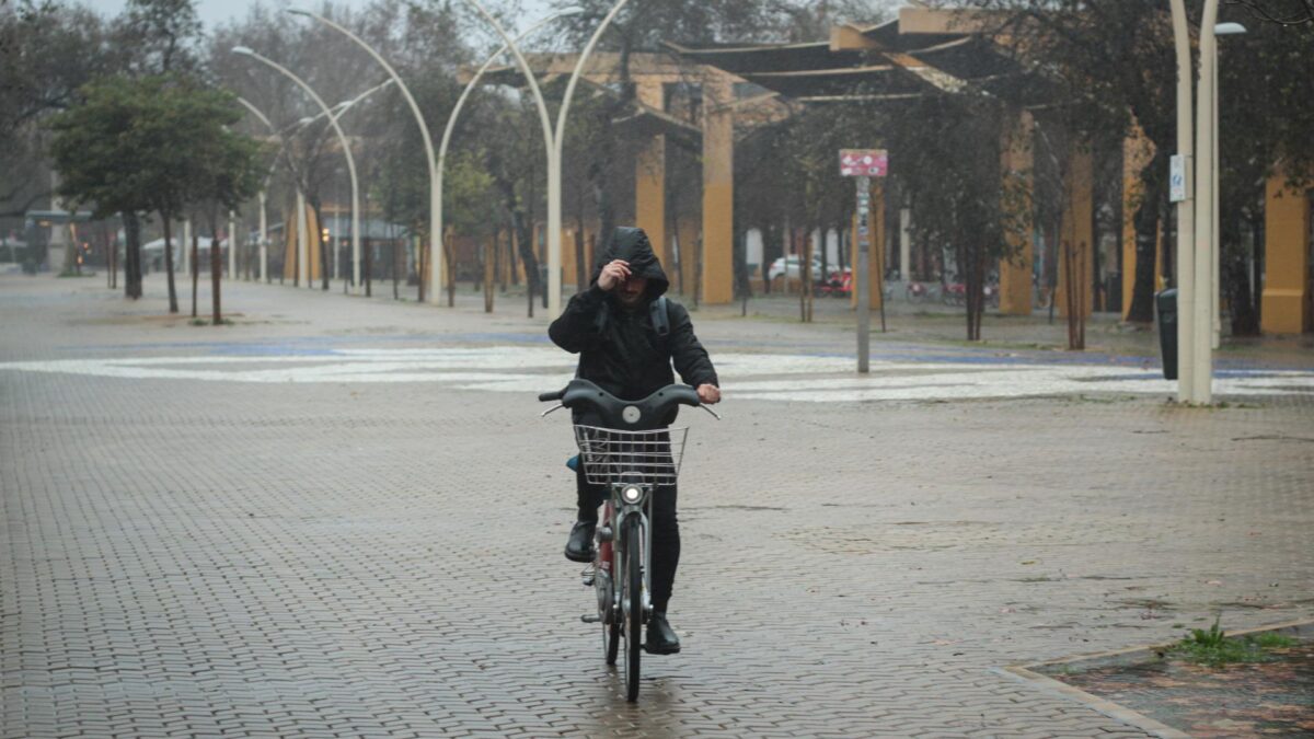 La lluvia pone en situación de riesgo importante a Almería, Castellón y Valencia