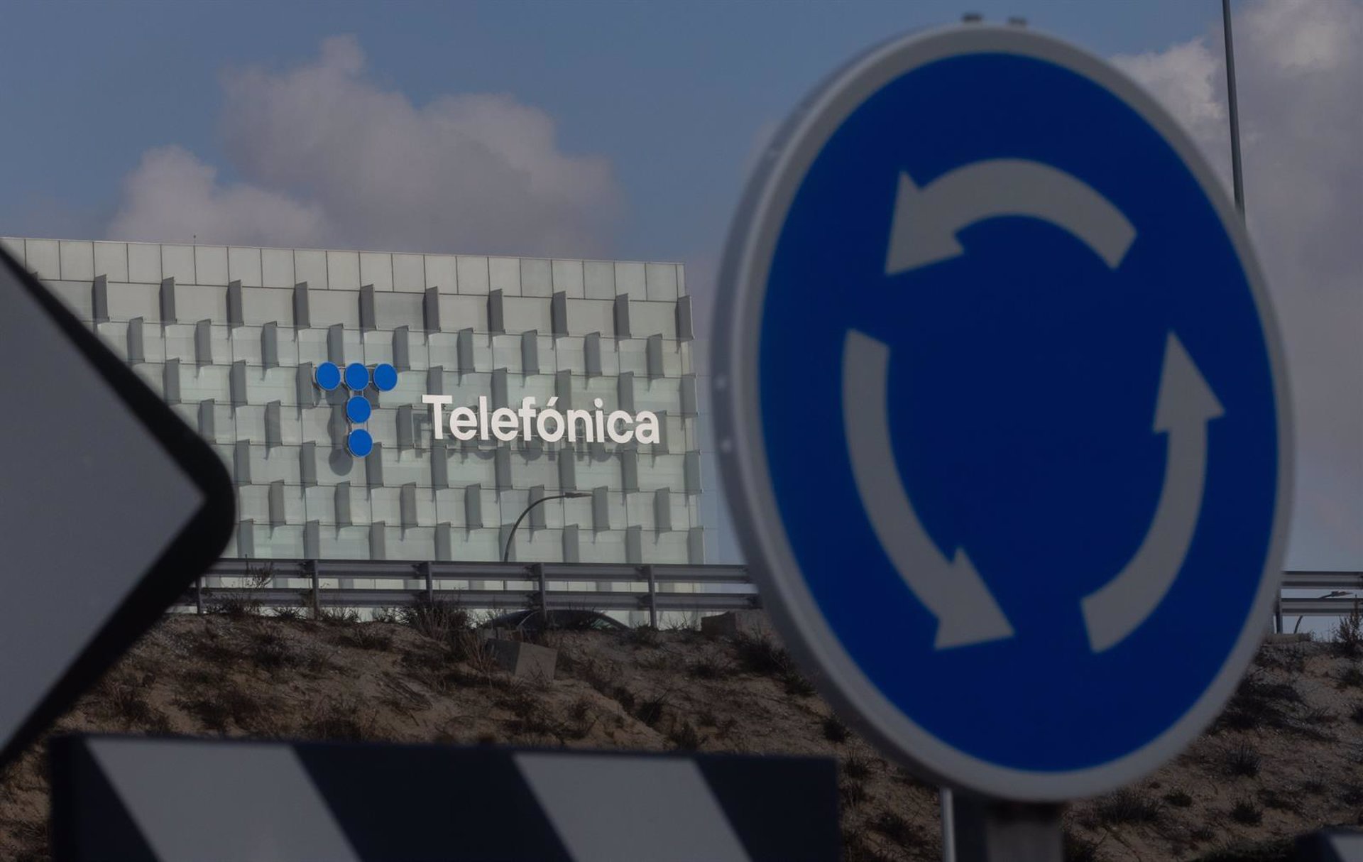 Telefónica España insta a su plantilla a cumplir los acuerdos relativos a la presencialidad laboral