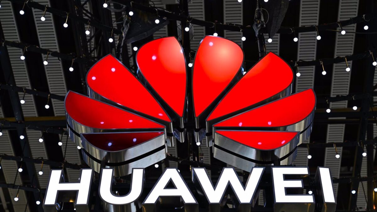 El juez imputa por corrupción y blanqueo a cinco investigados por los sobornos de Huawei a eurodiputados