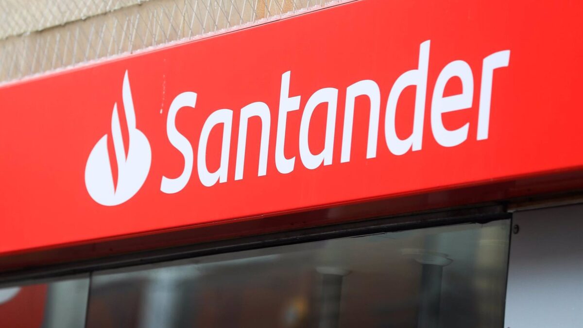 Santander UK cerrará 95 oficinas en Reino Unido y estudia el recorte de 750 empleos