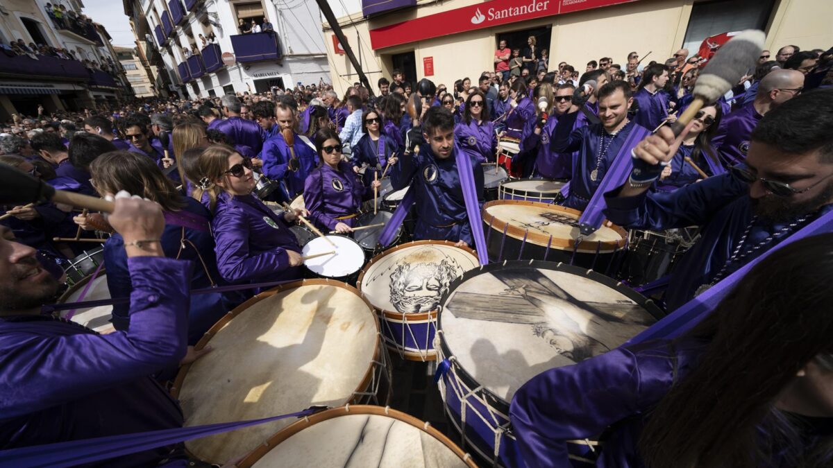 Aragón exhibe pasión en una Semana Santa con el estruendo del tambor y el bombo en las calles y ricos aromas en la mesa