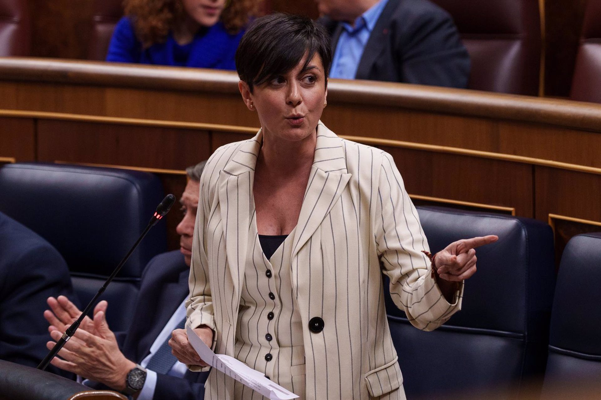 Rodríguez presume de que el esfuerzo para pagar el alquiler ha caído 13 puntos frente a las críticas del PP