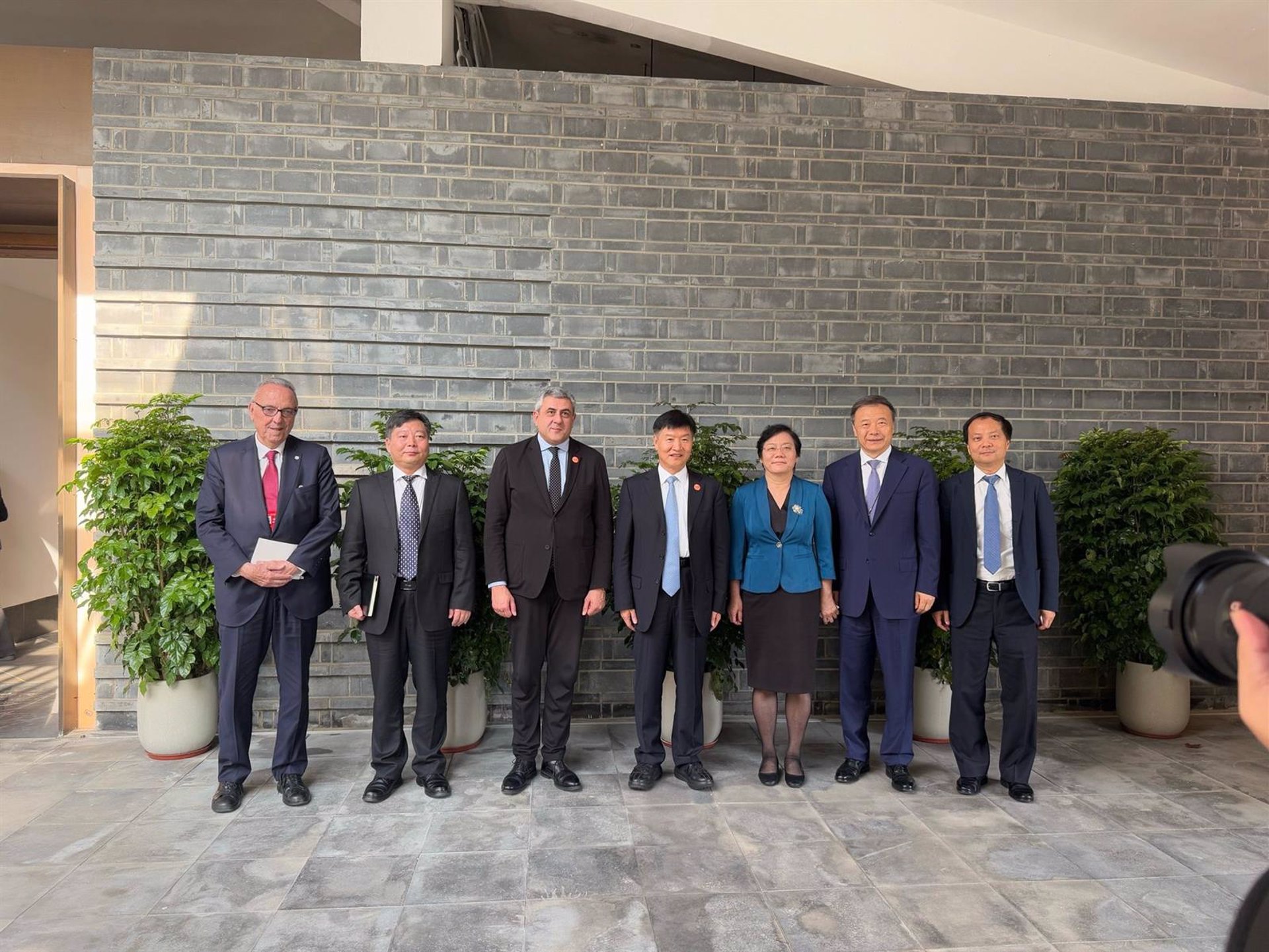 El secretario general de ONU Turismo visita China para fortalecer lazos en el sector turístico