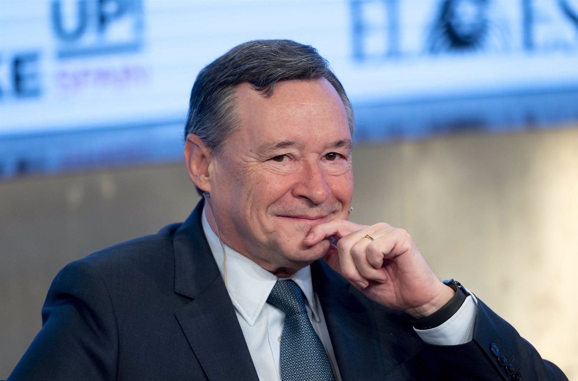 Criteria se abre a invertir en defensa por ser un «bien público», pero descarta el armamento puro