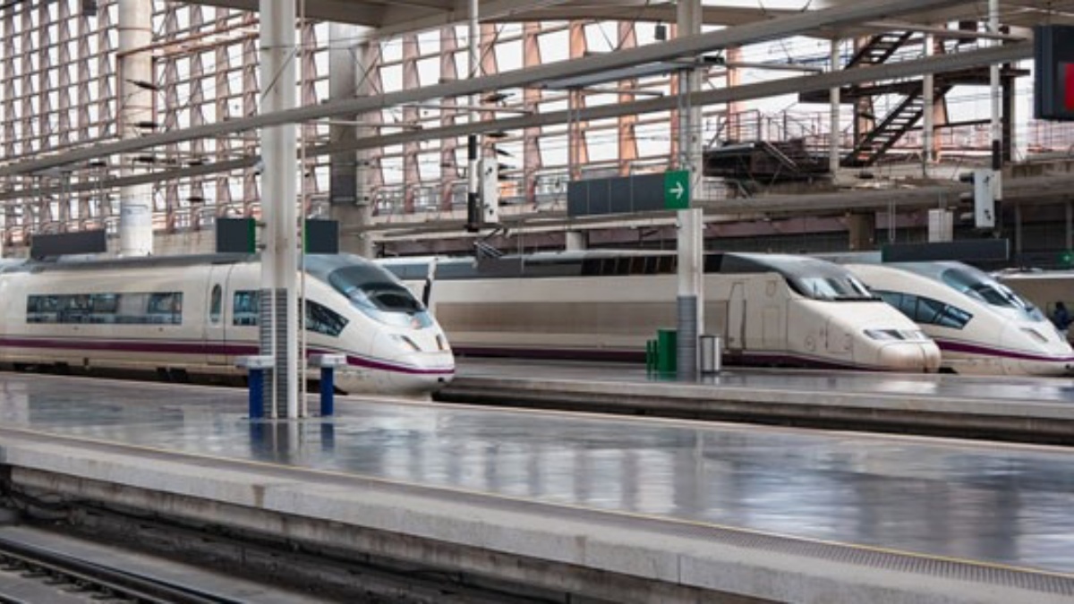 El transporte busca la normalidad tras el apagón