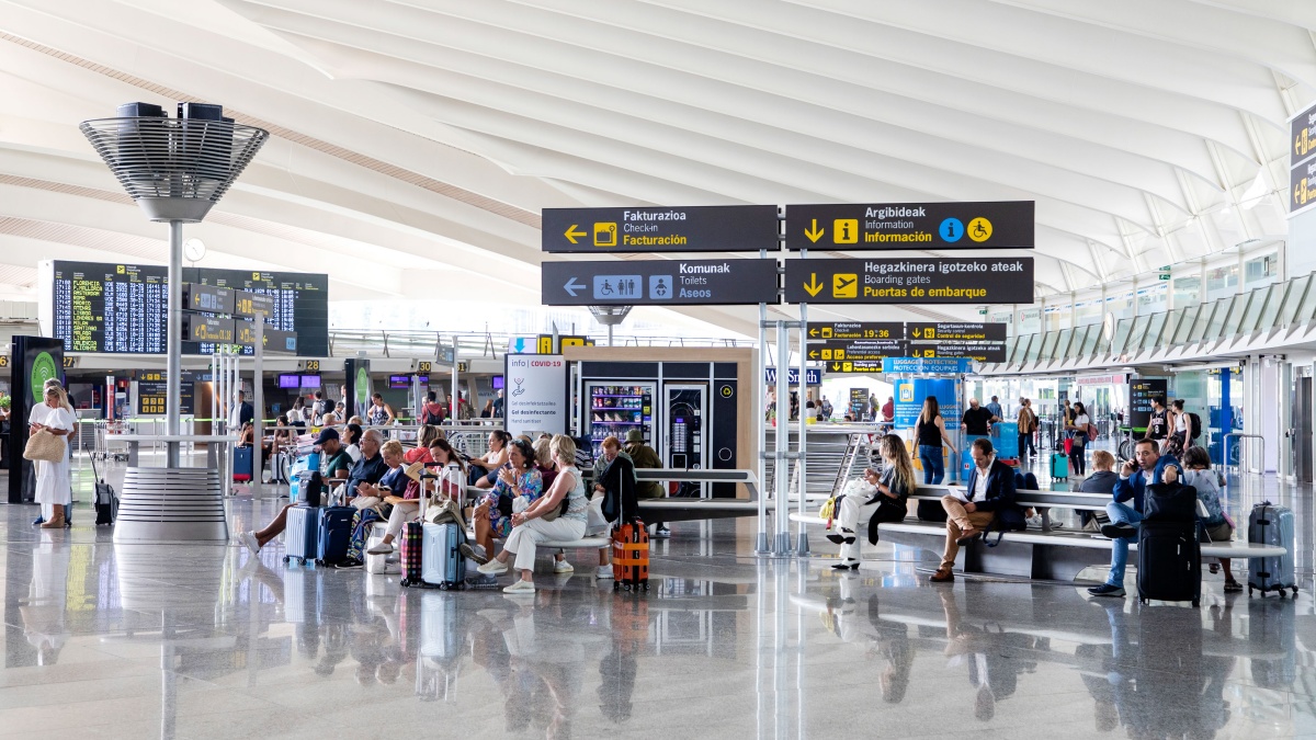 Aeropuertos operativos y vuelos reprogramados: Aena hace balance de la situación provocada por el apagón