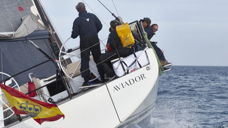 La Ruta de la Sal: del asedio militar a una regata idílica