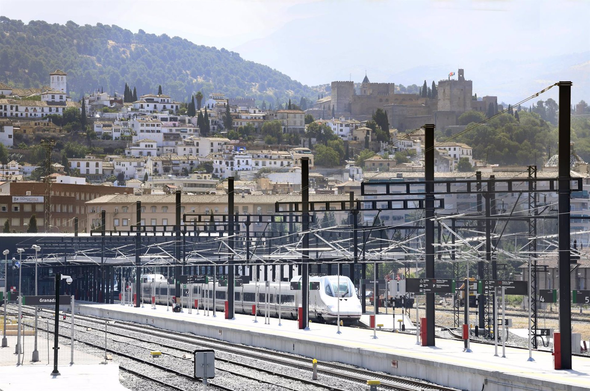 El tráfico ferroviario desciende un 1,7% hasta febrero, pero la larga distancia repunta un 2,7%