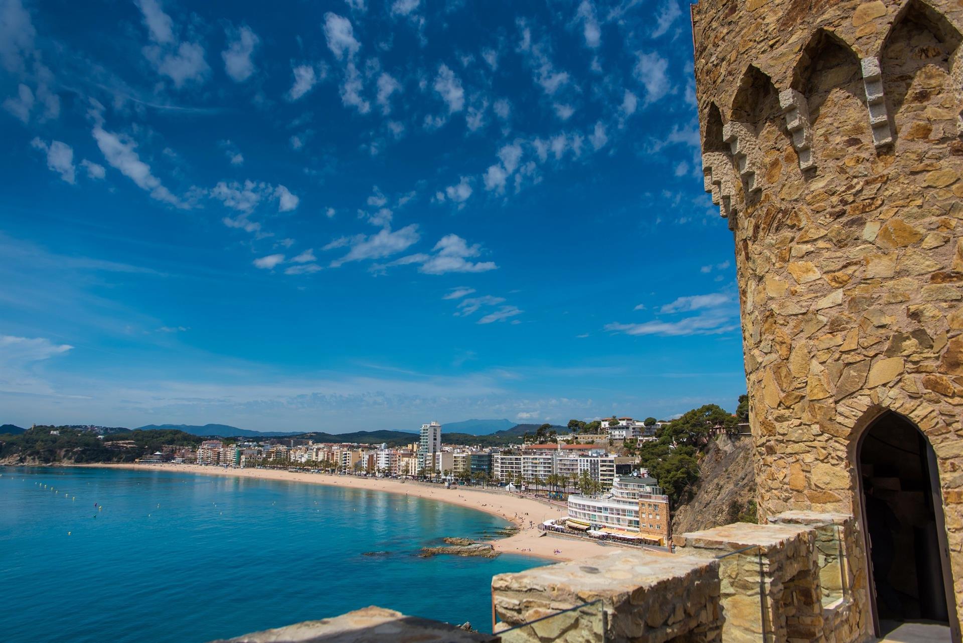 Los municipios de sol y playa españoles refuerzan su compromiso con la digitalización y sostenibilidad