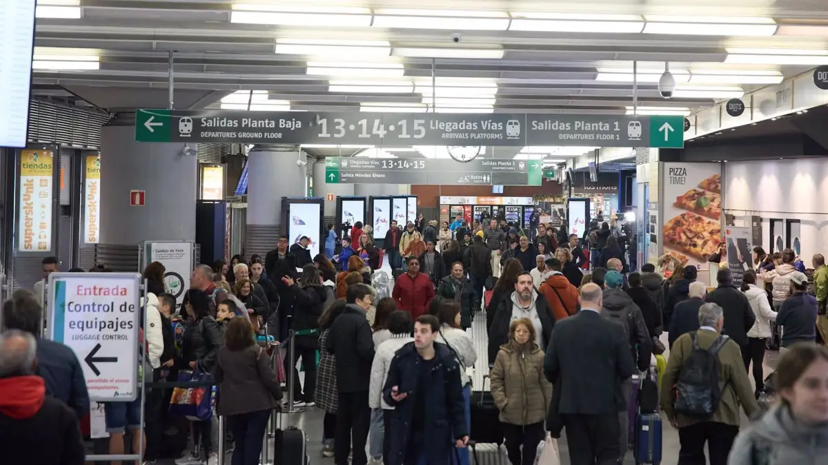 Un total de 6.800 trenes circularán entre hoy y el lunes por las vacaciones de Semana Santa