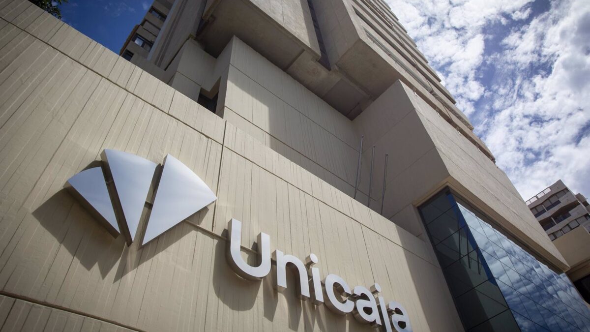 Unicaja gana 158 millones de euros en el primer trimestre, un 43% más