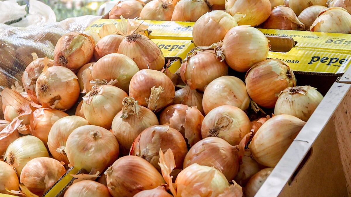 Cebollas, limones y peras conferencia, los alimentos básicos que más se encarecen en abril