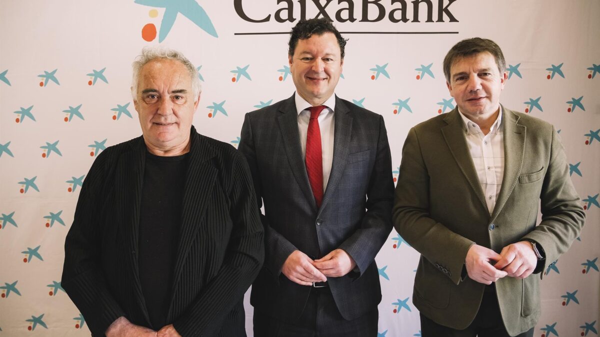 Ferran Adrià y CaixaBank imparte en León un curso de gestión de restauradores para abordar la eficiencia en los negocios