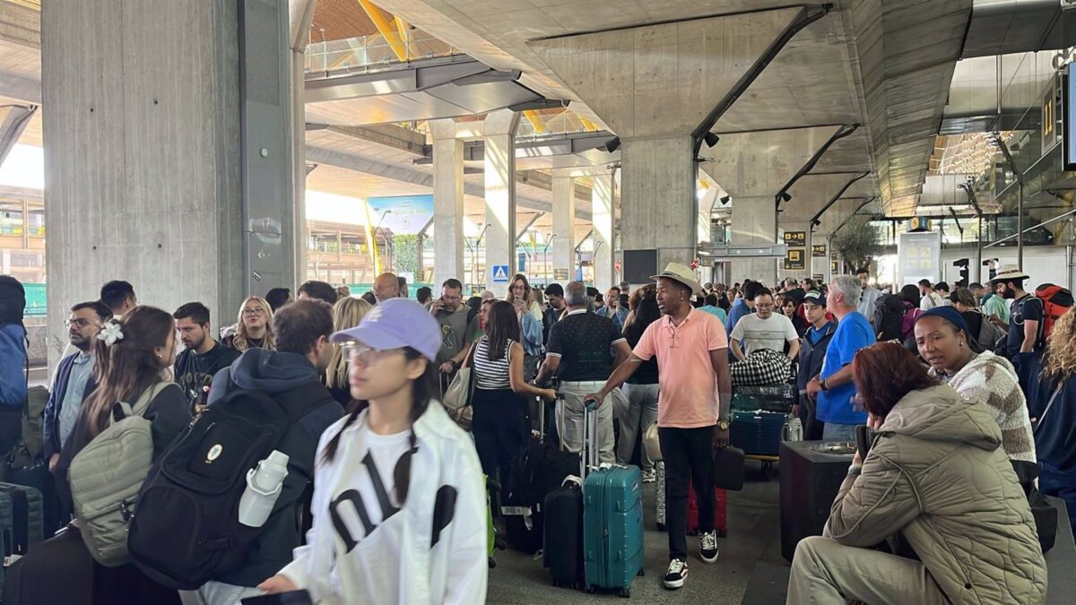 Aena extiende el horario operativo en algunos aeropuertos para atender las operaciones reprogramadas