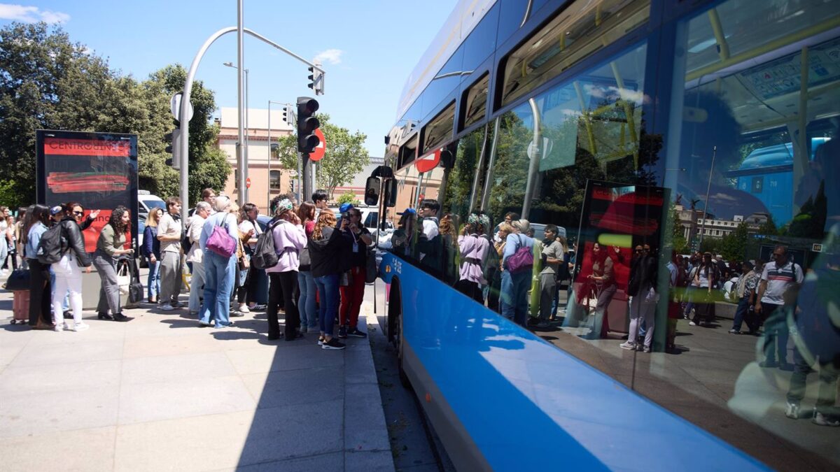 Refuerzo de autobuses en Barajas, Atocha y Chamartín y habilitado el Movistar Arena para pernoctar