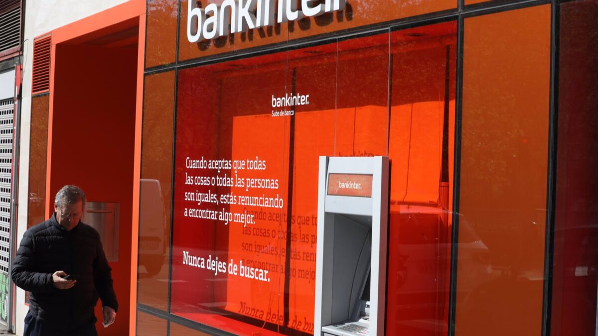 Bankinter devolverá a sus clientes las comisiones por disposición de efectivo en cajeros realizadas el lunes