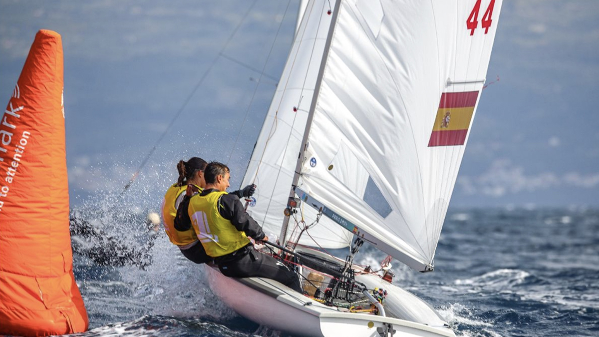 Jordi Xammar y Marta Cardona, campeones de Europa de 470 a falta de la Medal Race