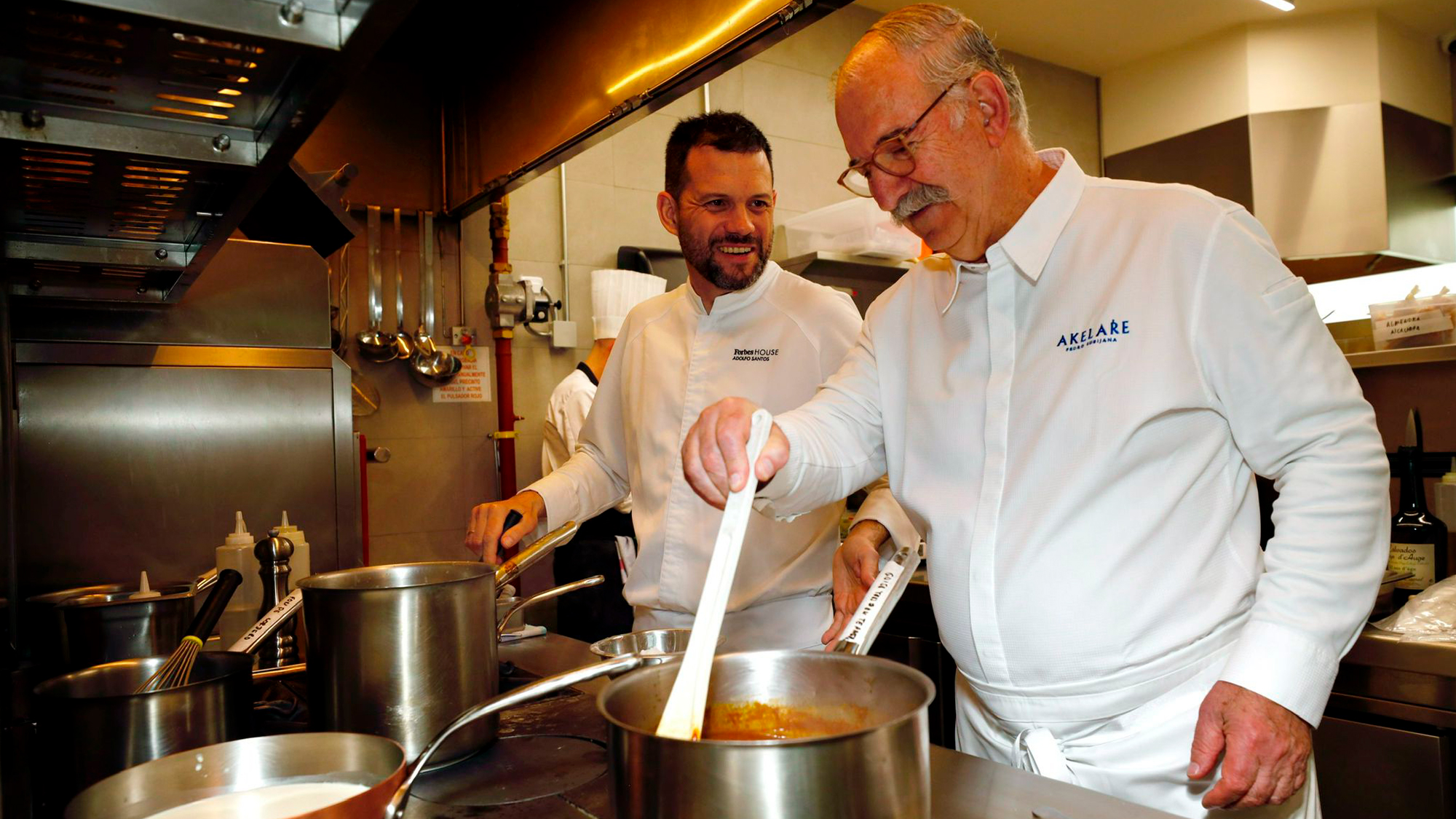 Alta cocina en Forbes House: Pedro Subijana y Adolfo Santos firman un menú a cuatro manos
