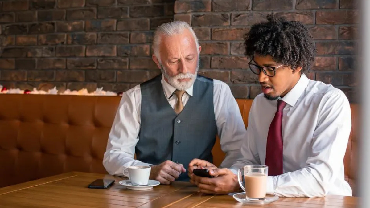 ¿Por qué la generación Z está asesorando profesionalmente a los boomers?