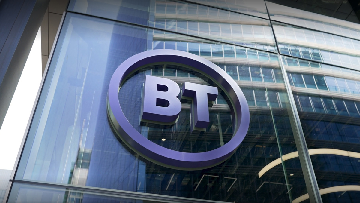 BT cierra su año fiscal con unos beneficios de 1.250 millones, un 23,2% más, y eleva un 2% el dividendo