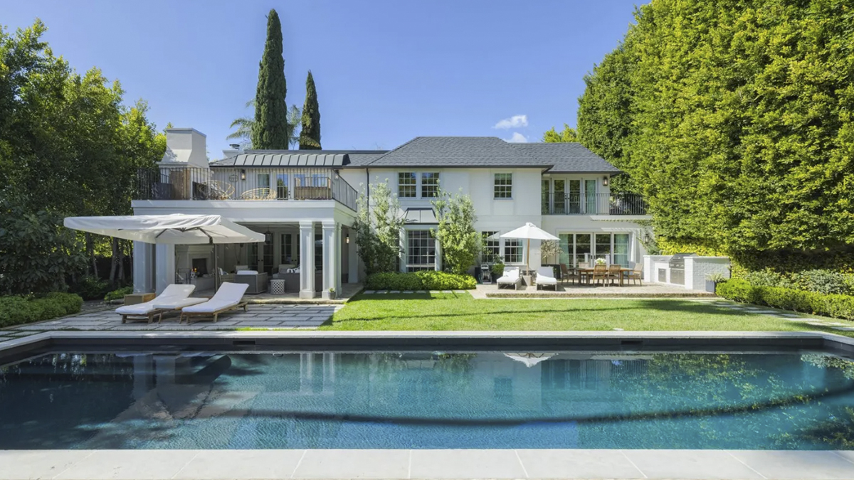 Esta finca de Beverly Hills, propiedad de destacados nombres de la moda o la televisión, sale al mercado por 17 millones de dólares