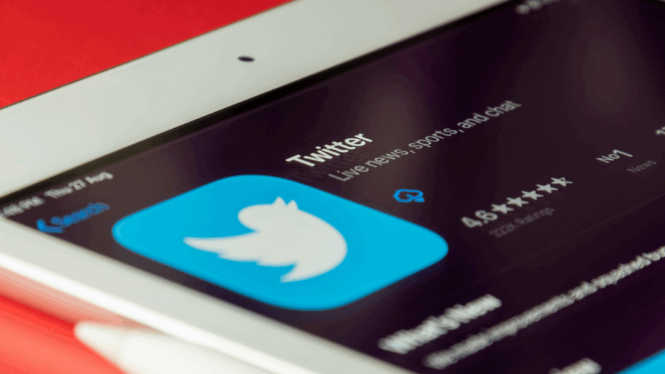 Cuando Twitter se volvió X y los bancos apostaron por Elon Musk