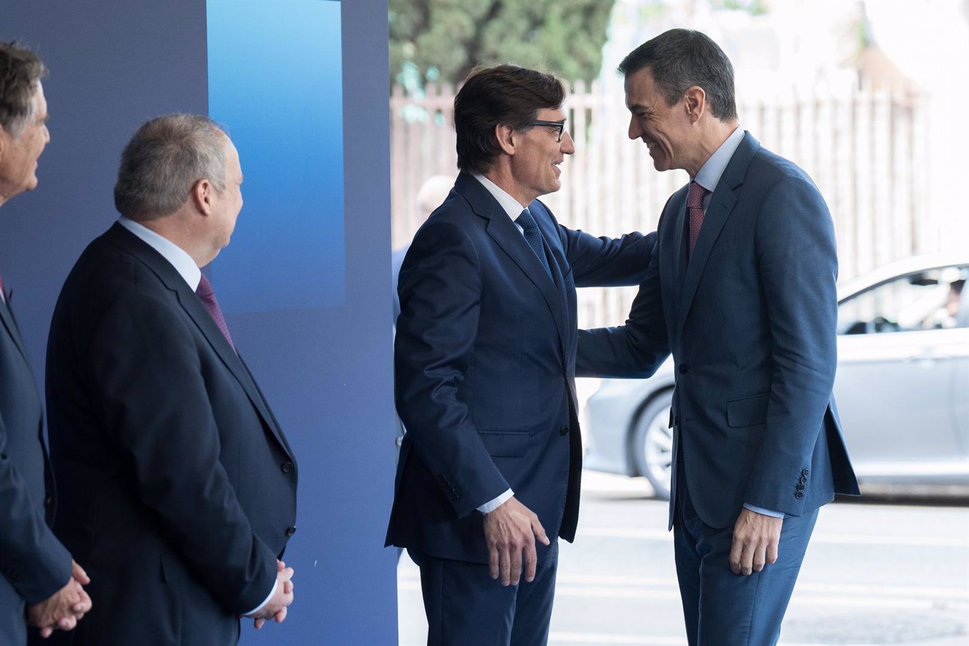 Sánchez pide a los grupos que apoyen el decreto antiaranceles y «no den la espalada» en un momento «crítico»