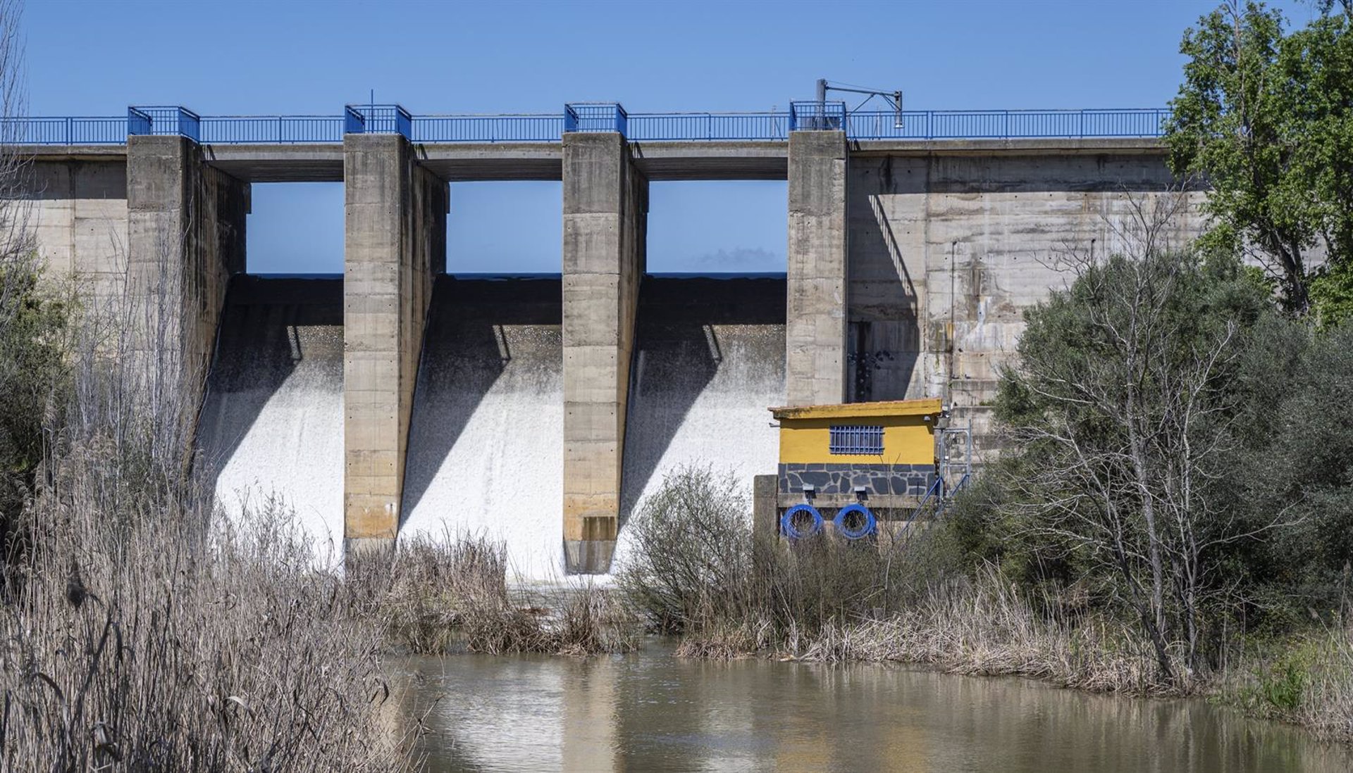 La Eurocámara respalda reforzar la vigilancia de inversiones de terceros como China en sectores clave de la UE