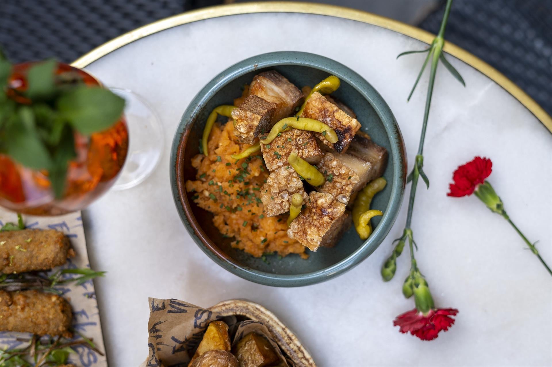 ¿Dónde comer en San Isidro en Madrid? Descubre los restaurantes más castizos con ambiente de verbena