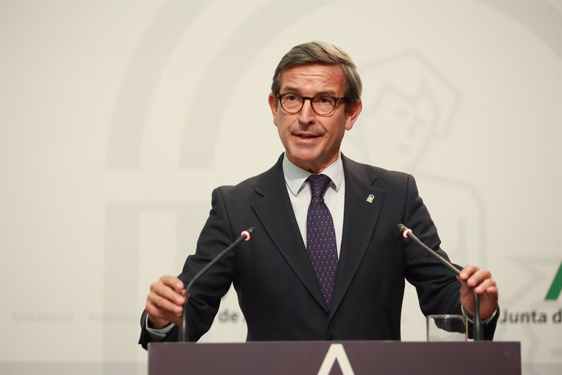 Andalucía señala que quien dice que el olivar está amenazado por las renovables «se equivoca y tergiversa»