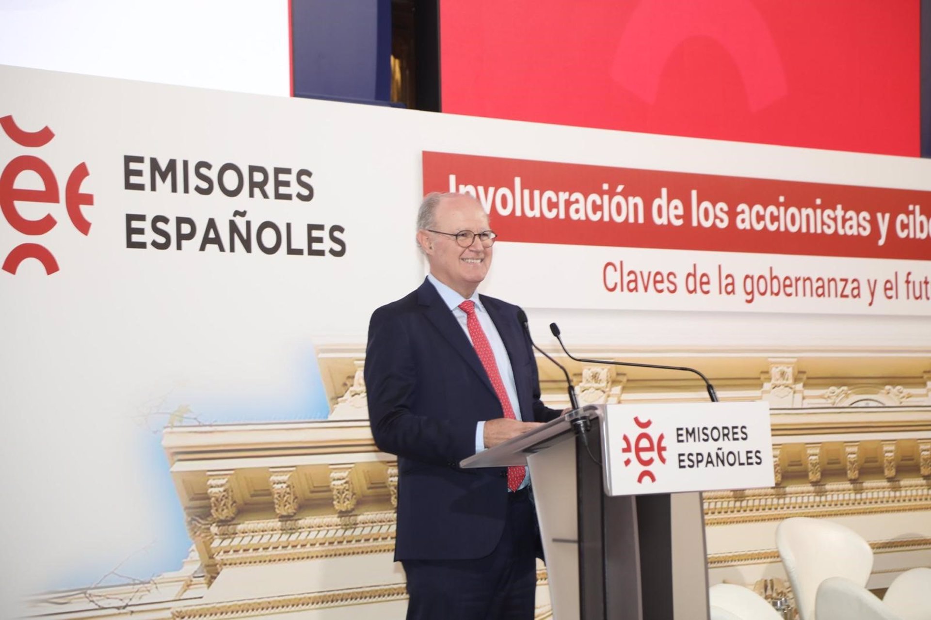 Expertos financieros constatan el avance de los minoristas en la vida de las cotizadas