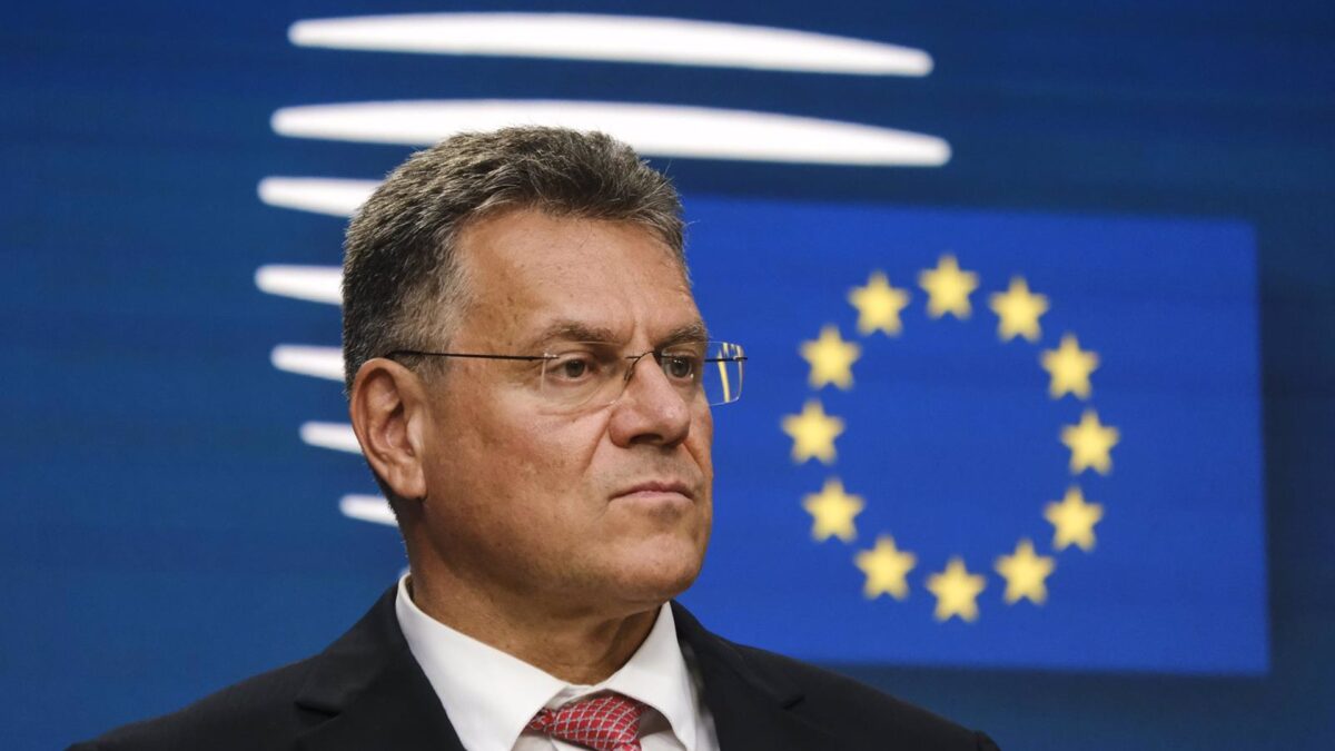 Bruselas dice que ha acordado con Washington «intensificar» las negociaciones para resolver crisis arancelaria