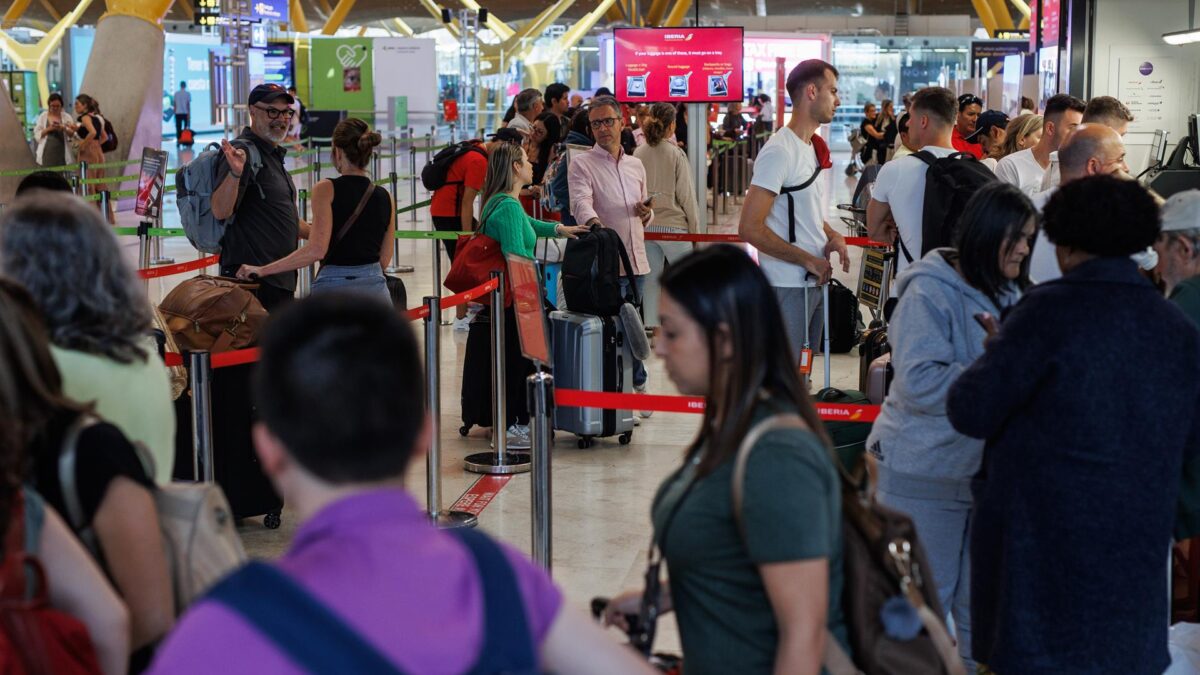 Los aeropuertos del grupo Aena registran 110,6 millones de pasajeros hasta abril, un 5,3% más