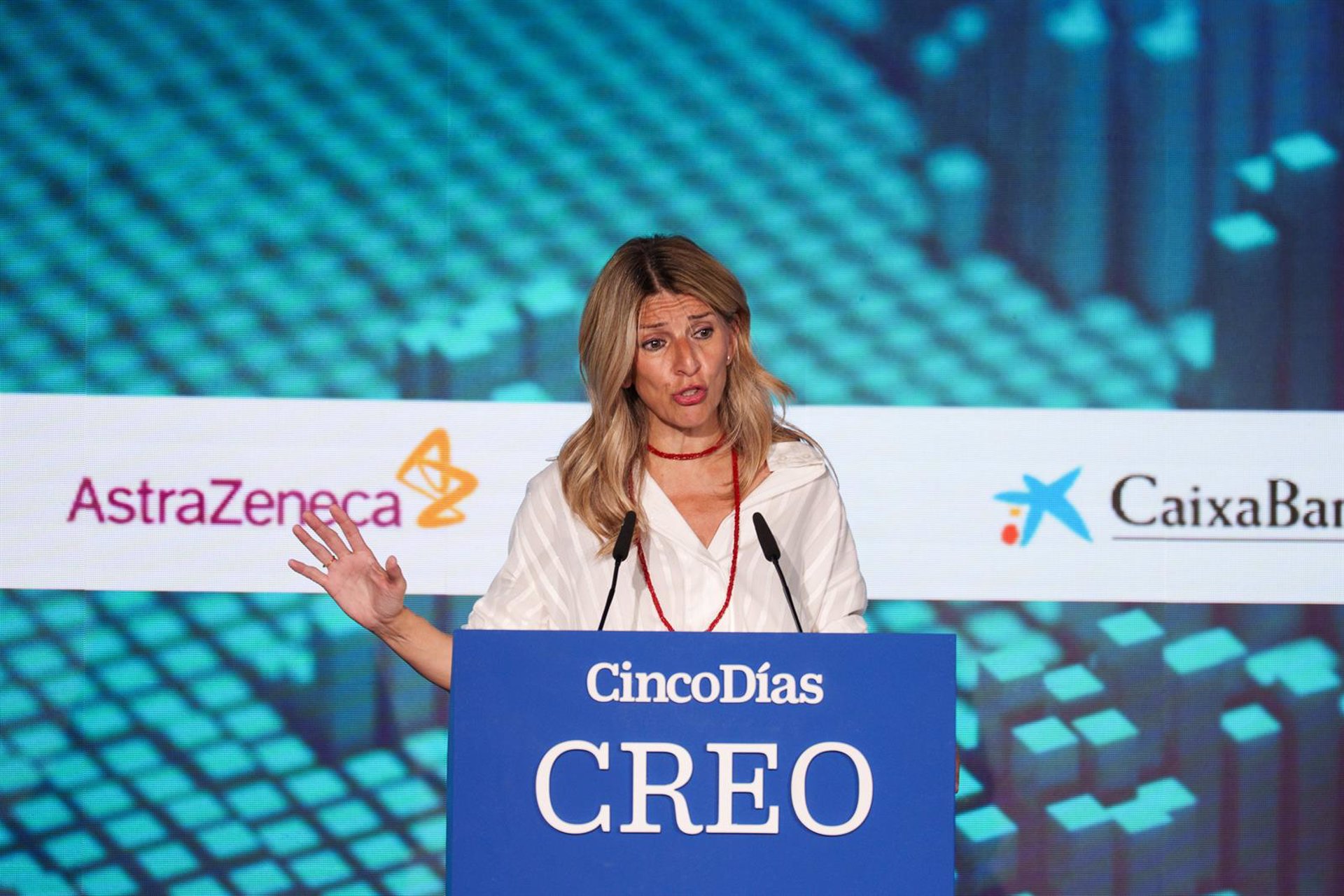 Díaz hace un guiño a la CEOE al plantear medidas contra el absentismo «de la mano» de la rebaja de jornada