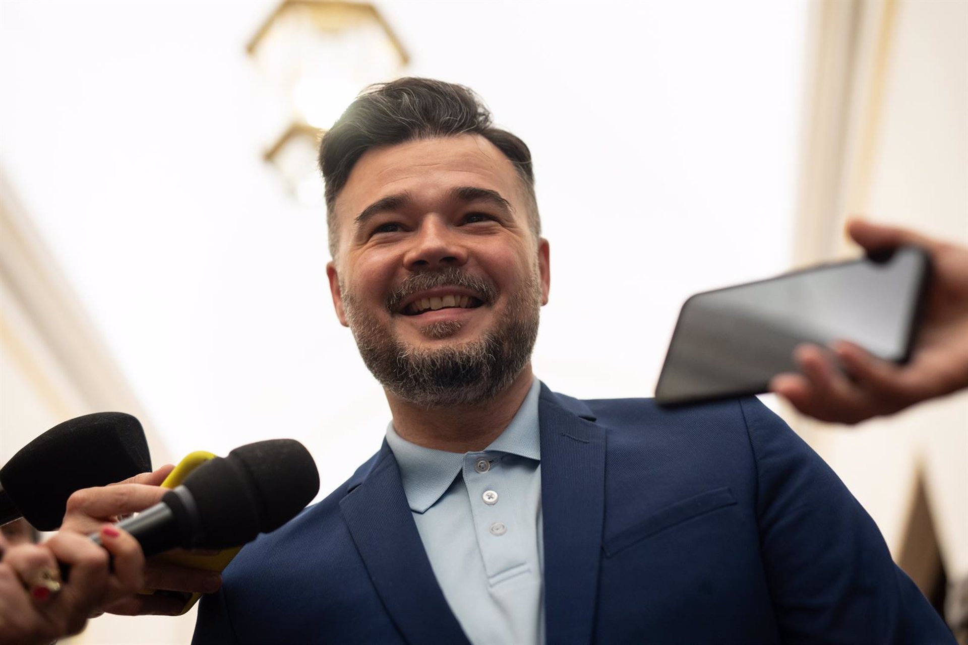 Rufián se juega una comida a que Yolanda Díaz no saca la reducción de jornada porque a Junts no le interesa