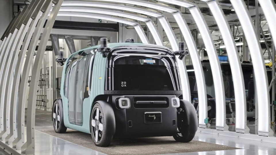 Zoox, de Amazon, se perfila como el mayor rival de Waymo en el mundo de los robotaxis
